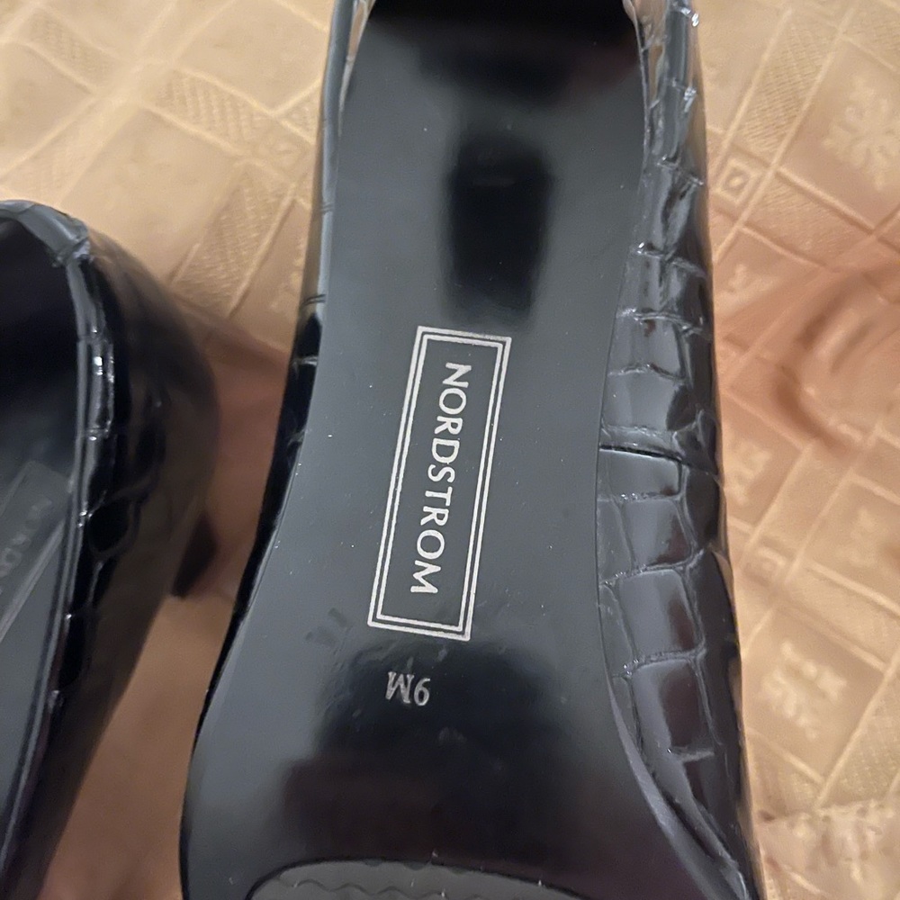 Nordstrom brand patent leather croc patterned heels - Picture 4 of 4